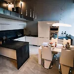Ah Luxury Bastova 10 コシツェ