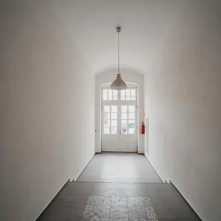 Ah Luxury Bastova 10 شقة *