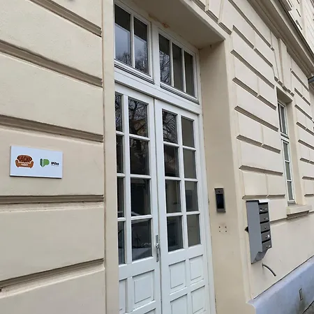 Ah Luxury Bastova 10