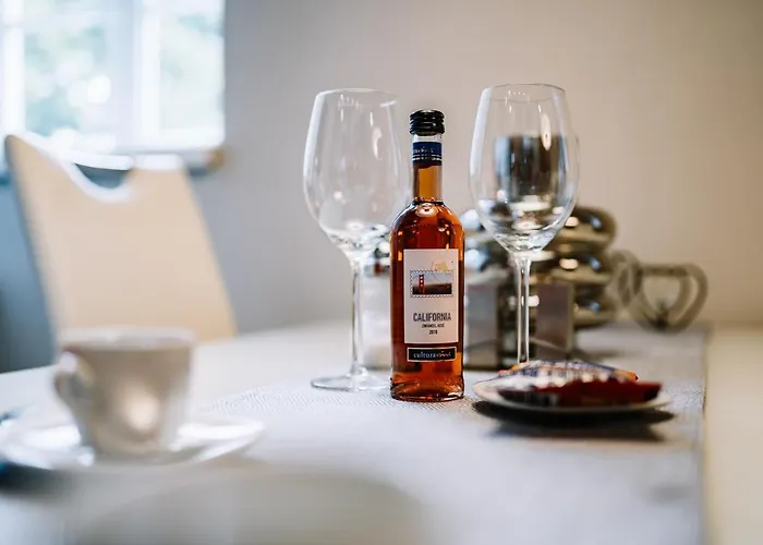 Ah Luxury Baštová 10