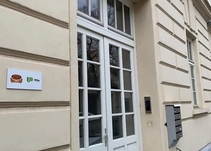 Ah Luxury Baštová 10